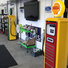 Load image into Gallery viewer, Shell Petrol Pump With Tool Box