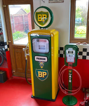Load image into Gallery viewer, Plain Vintage Petrol Pump